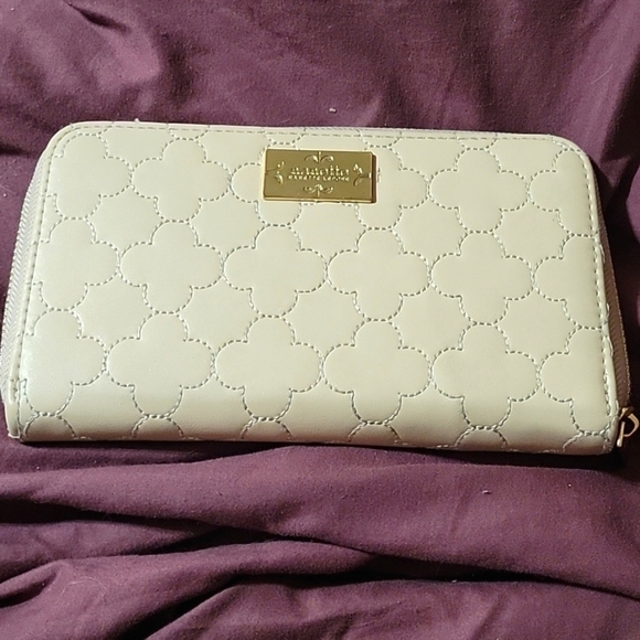 NANETTE LEPORE Women's‎ Quilted Wallet Billfold Zippered Pockets Designer - Picture 1 of 5